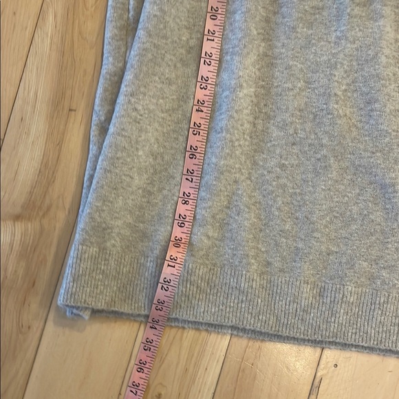 Gray Turtleneck Sweater with Long Sleeves and Relaxed Fit - Picture 4 of 5